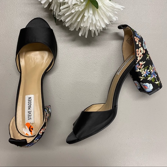 Steve Madden Shoes - Steve Madden Delilah Floral Embroidered Block Heel